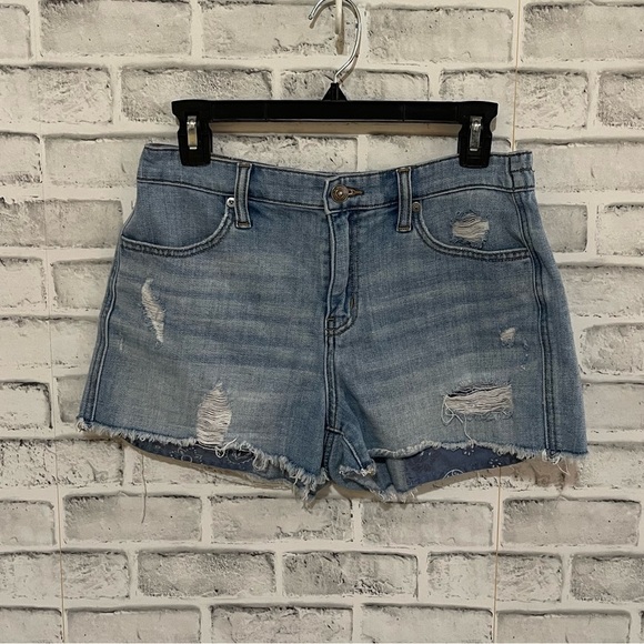 aerie Pants - Women’s Aerie light wash distressed jean shorts small
